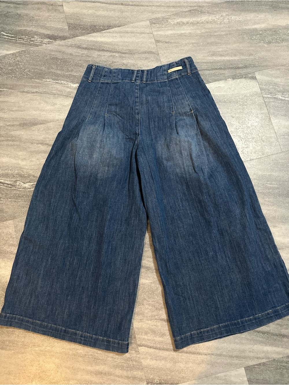 Pilcro High-Rise Pleated Wide-Leg Denim Crops 8 - Picture 4 of 7
